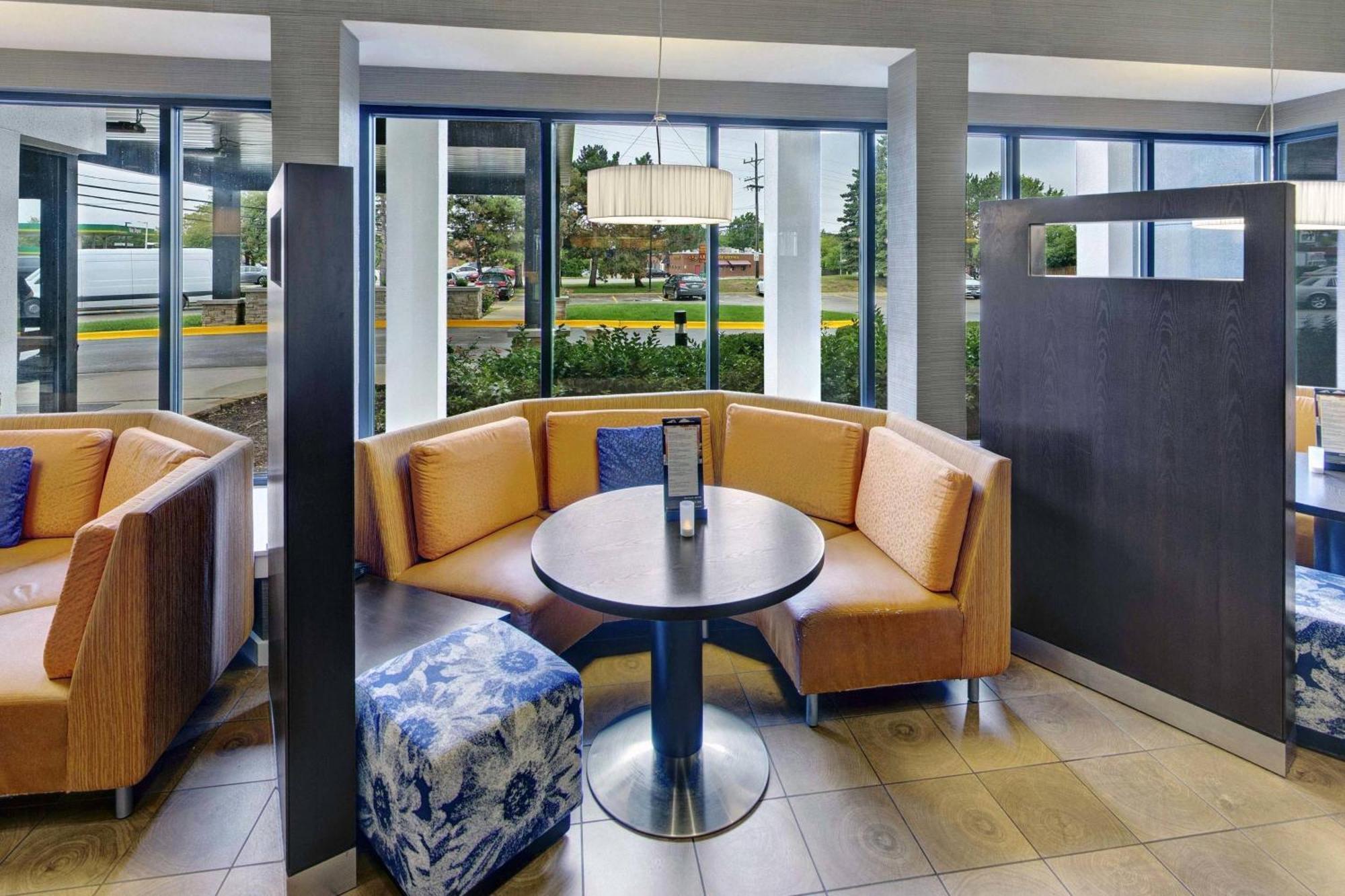 Courtyard Chicago Glenview/Northbrook Hotel Eksteriør billede